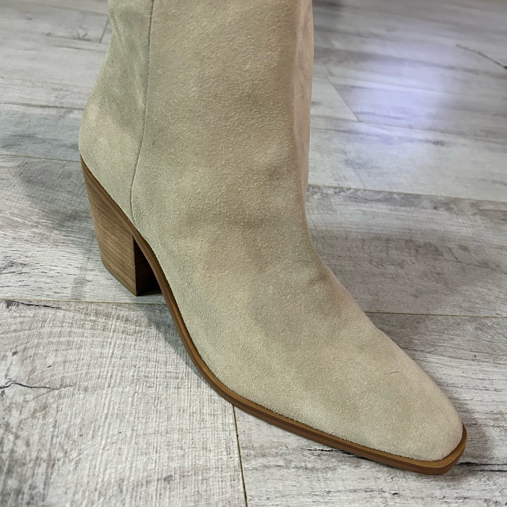 Treasure & Bond Light Beige Heeled Boots